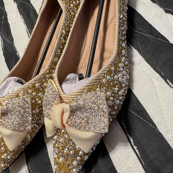 Elegant Gold Embellished Flats - Picture 6 of 6
